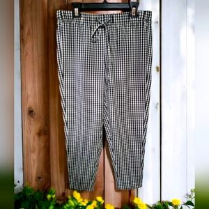 C By One Black & White Checkered Super Comfy Ankle Pants